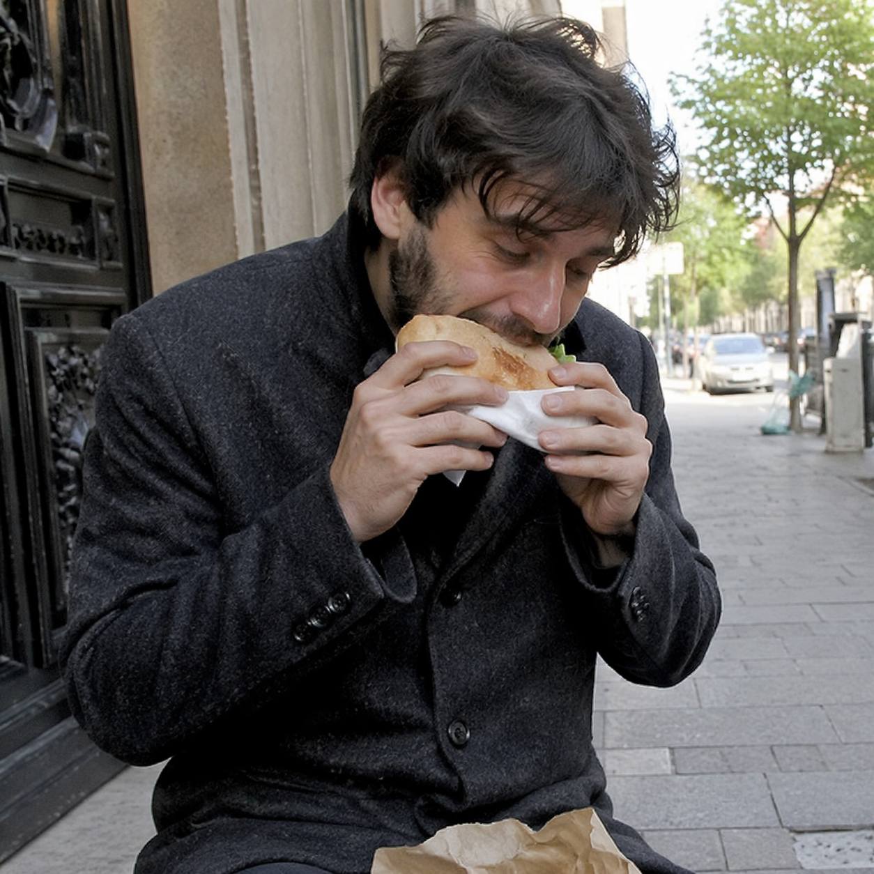 10. No sidewalk sandwich eating.